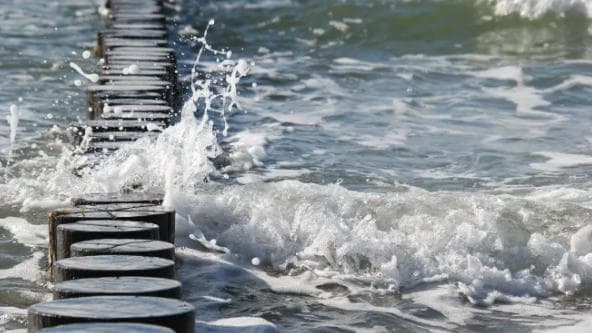 Terremoto de magnitude 7,4 na Indonésia provoca alerta de tsunami