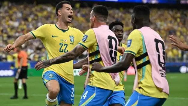Brasil busca virada nos acréscimos, vence o Japão e garante vaga nas oitavas da Copa do Mundo