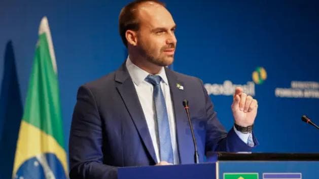 Eduardo Bolsonaro pede que comunidade internacional não reconheça resultado das eleições