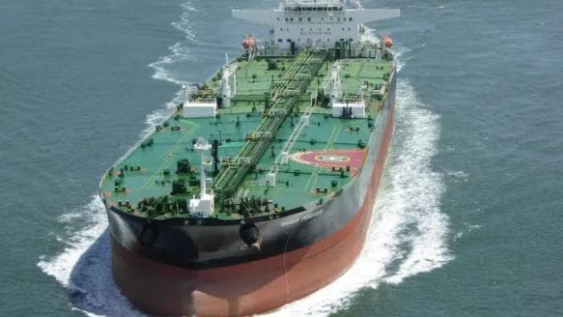 Míssil dos EUA atinge petroleiro iraniano próximo à ilha de Kharg, diz imprensa do Irã