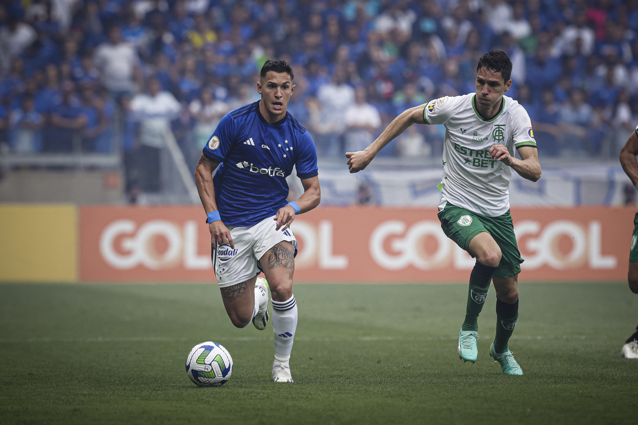 No Cruzeiro, Wesley Gasolina passa por cirurgia no joelho direito